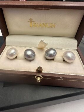 BNIB TRIANON PEARL AND 18K WHITE GOLD CUFFLINKS $2150